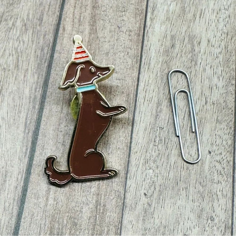 HMK Gold Brown Dachshund Weiner Dog Party‎ Hat Pin B4